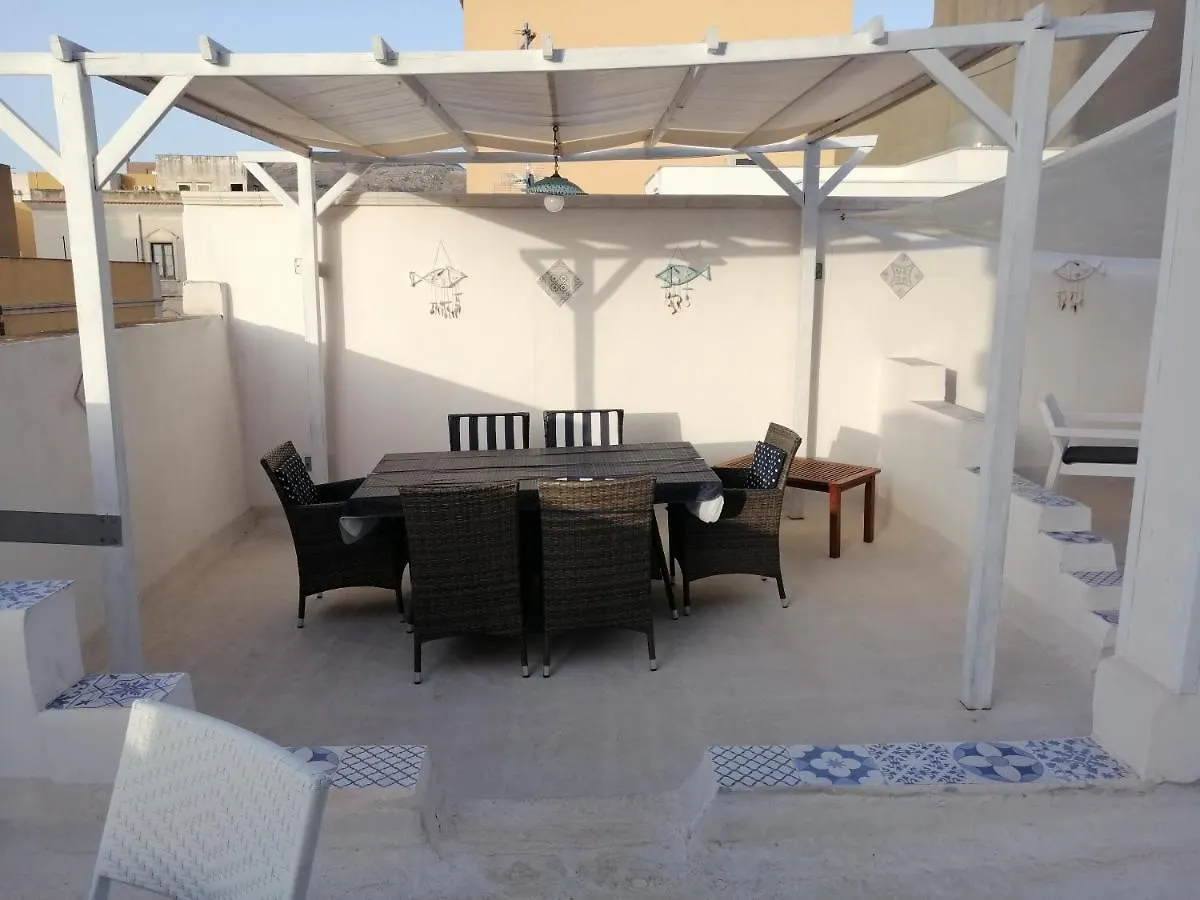 Casa Vacanze Nonna Lina - Trapani Hébergement de vacances